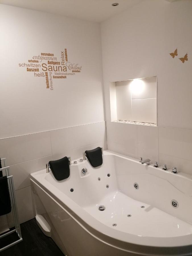 Ferienwohnung Christine Mit Sauna Und Whirlpool Utzerath Extérieur photo
